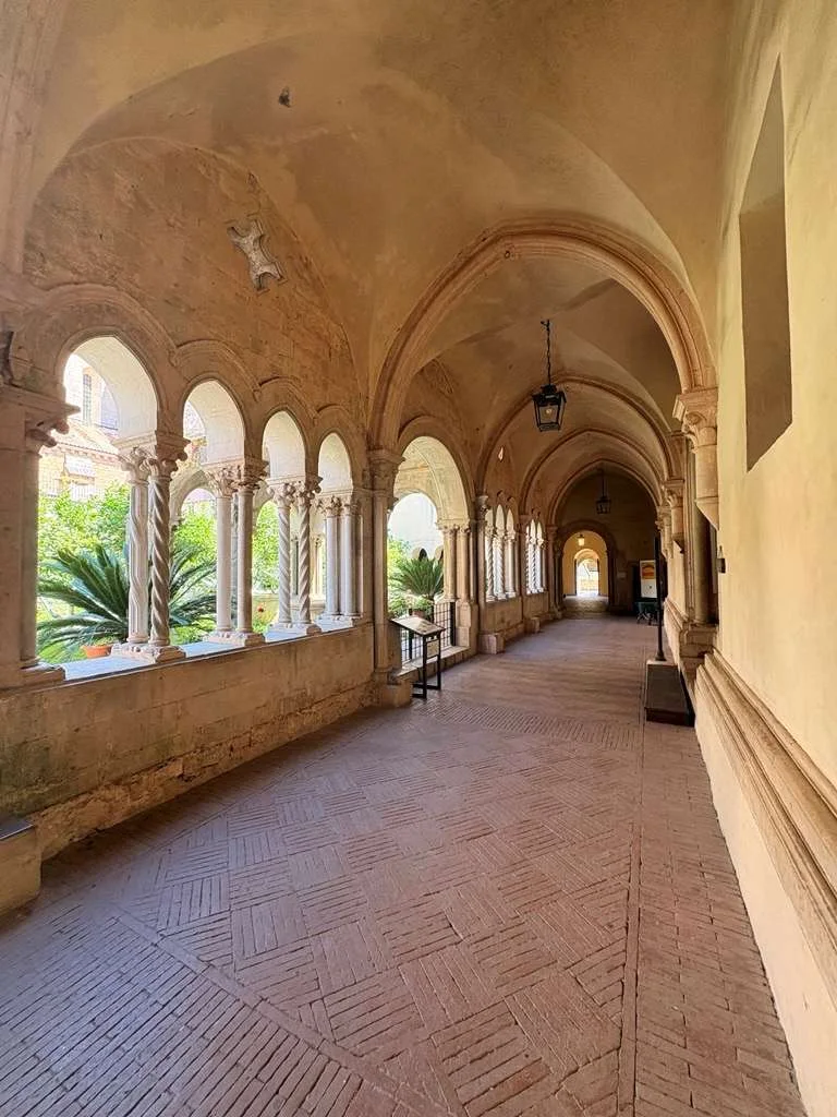 Porticato del chiostro dell’Abbazia di Fossanova